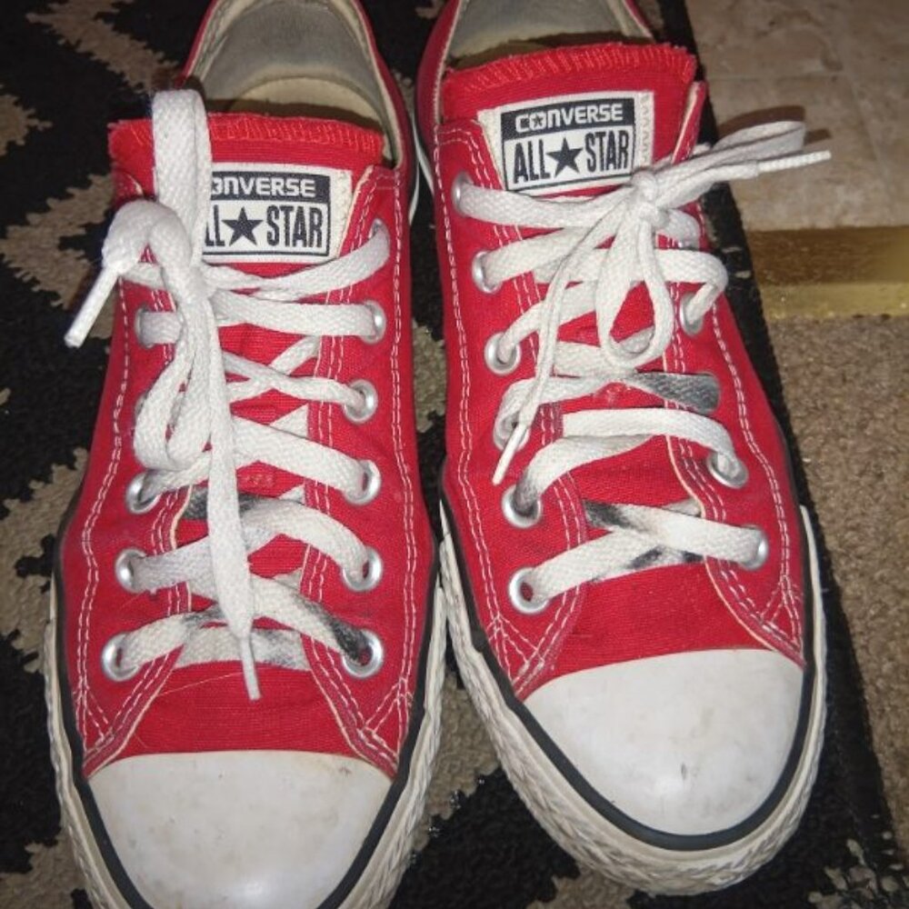 Red converse low top